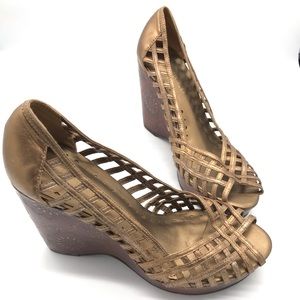 BCBGirls platforms size 9.5 B honey